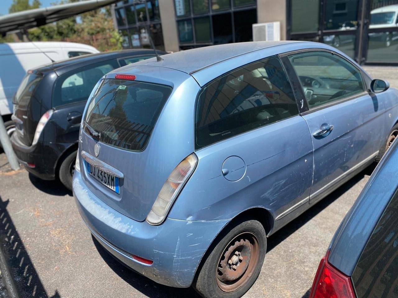 2 Lancia Ypsilon -Fiat idea - Opel meriva - IN BLOCCO