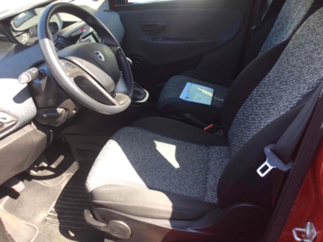 Lancia Ypsilon 1.0 70CV FIREFLY HYBRID ECOCHIC SILVER