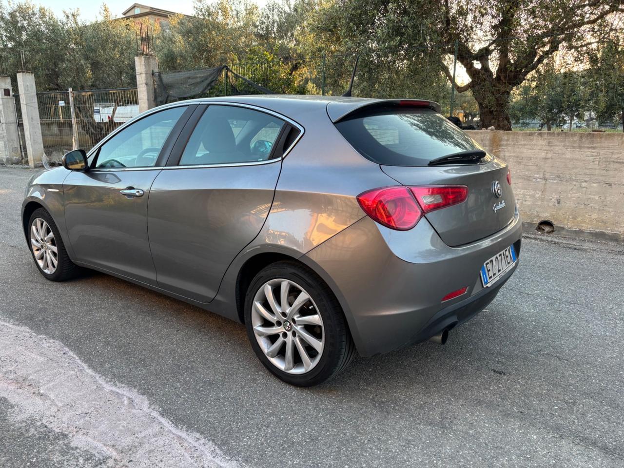 Alfa Romeo Giulietta 1.6 JTDm-2 105 CV Exclusive