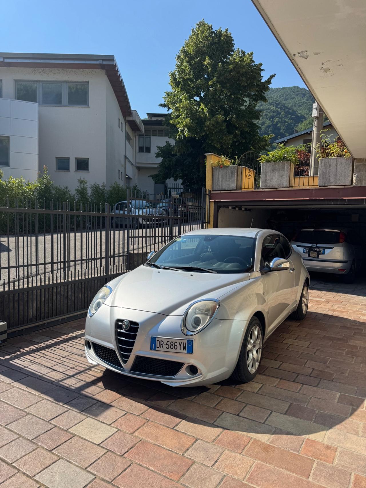Alfa Romeo MiTo 1.6 JTDm 16V Distinctive Sport Pack