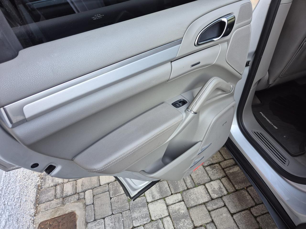 PORSCHE CAYENNE 3.0 V6 tdi tiptronic