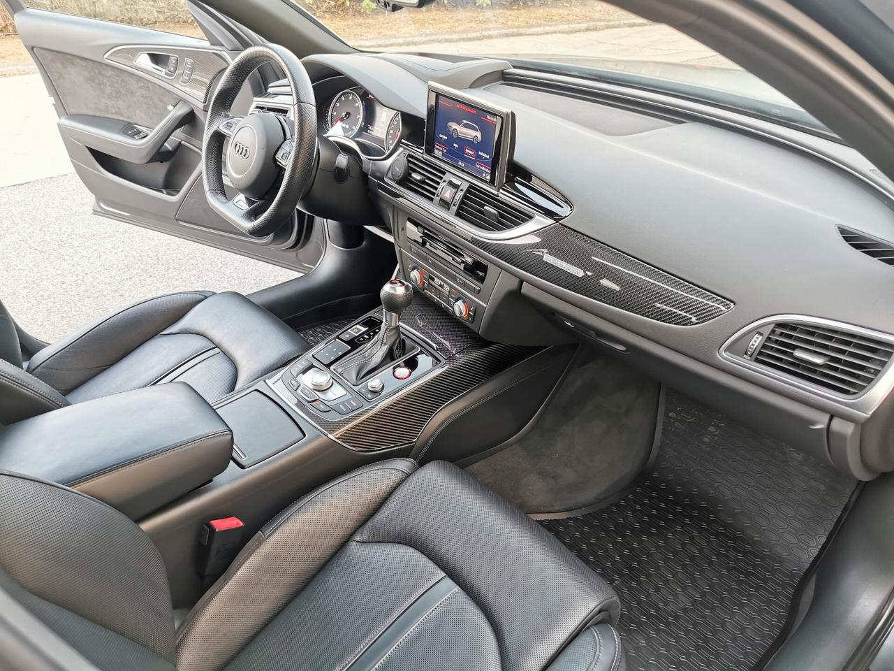 AUDI RS6 PERFORMANCE AKRAPOVIC CARBO UNIPROPRIETARIO GARANZIA