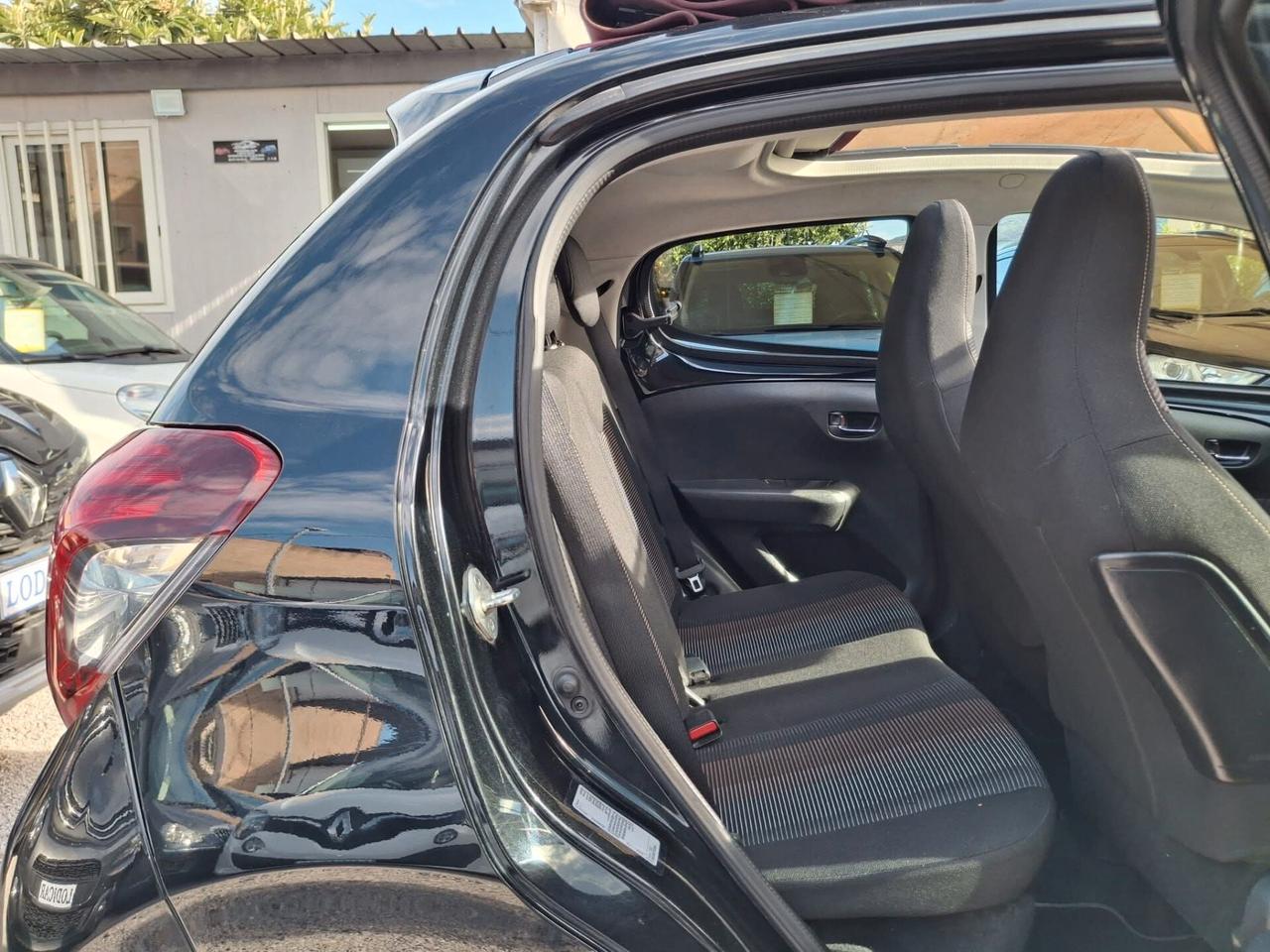 Peugeot 108 VTi 68 5 porte Allure TOP!