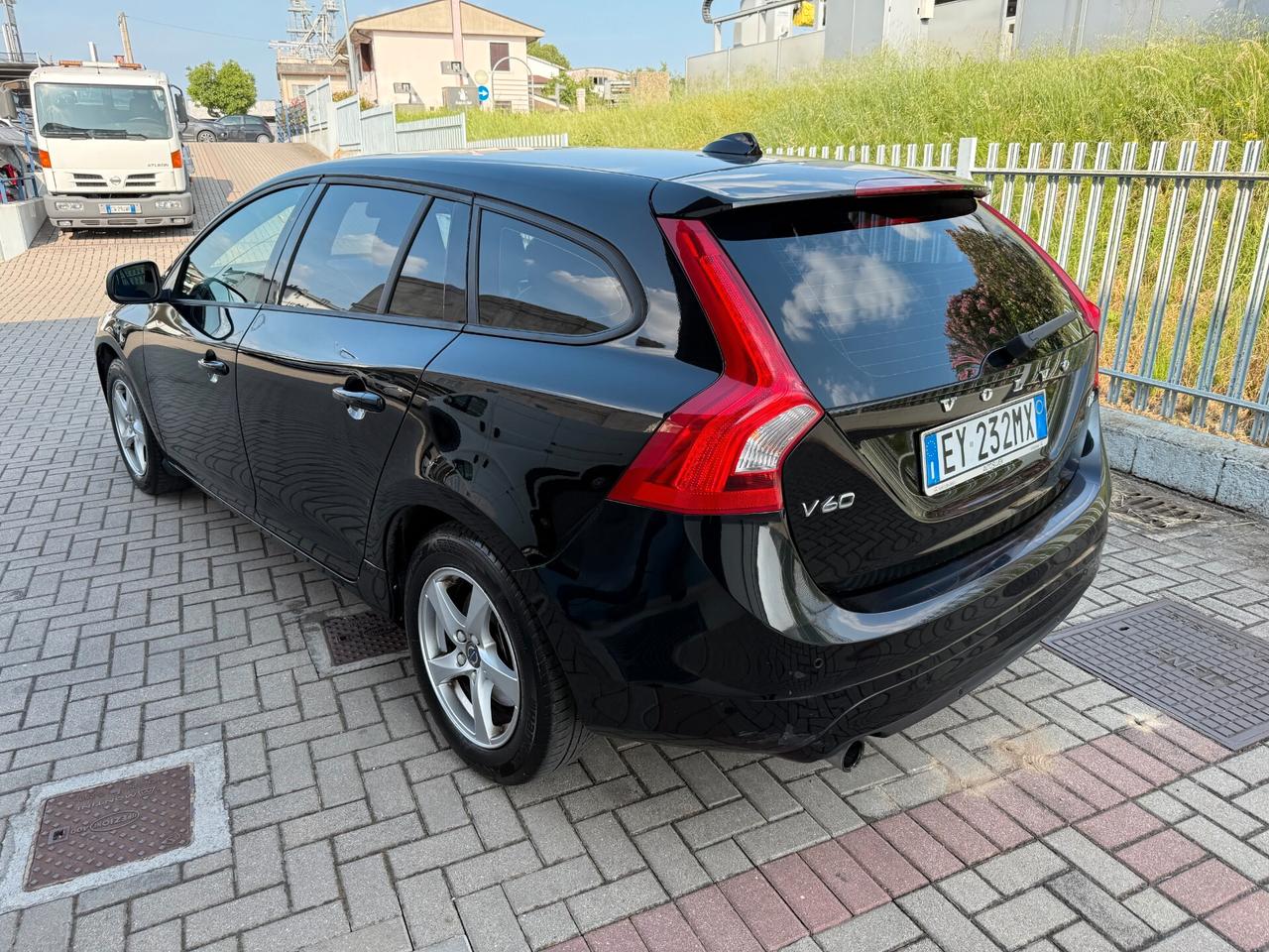 Volvo V60 D2 1.6 Powershift Kinetic