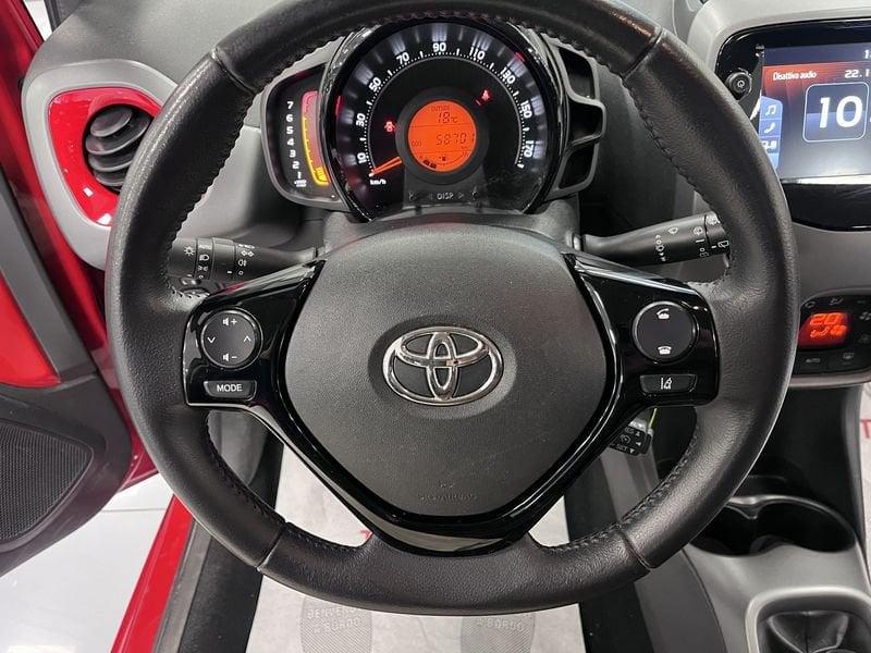 Toyota Aygo Aygo Connect 1.0 VVT-i 72 CV 5 porte x-play