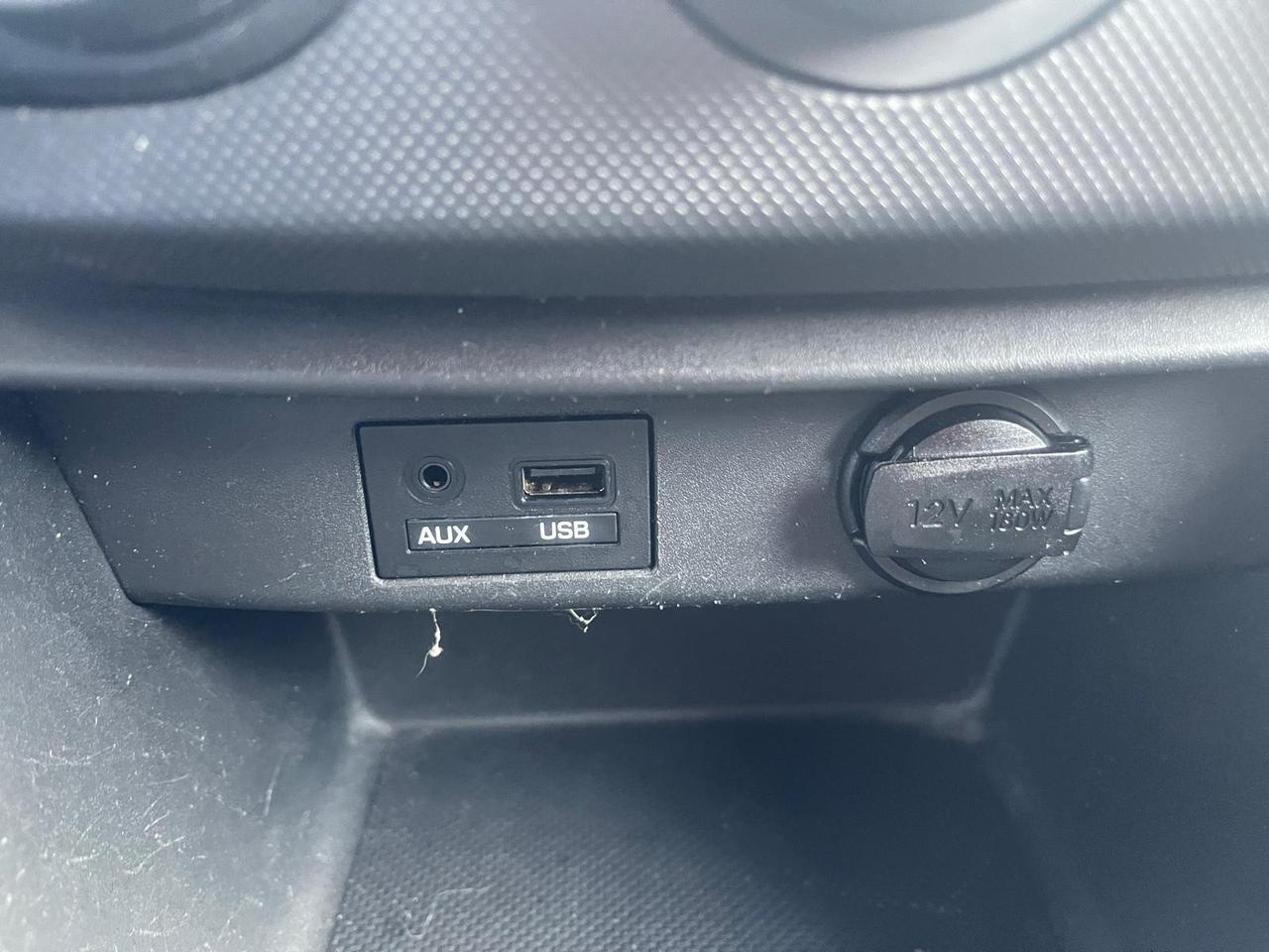 Hyundai i10-1.0 benz/cv 65- full -2018
