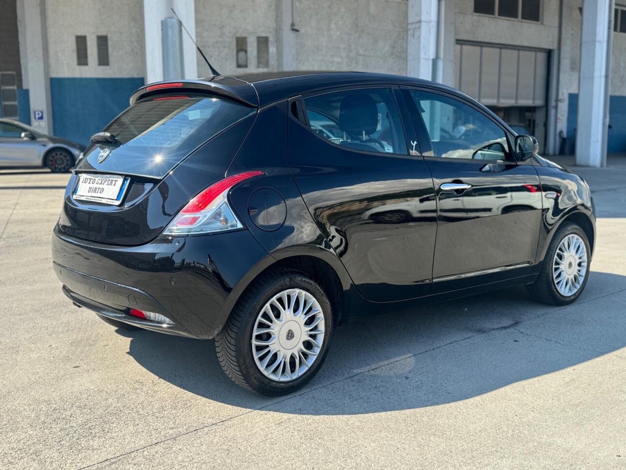 Lancia Ypsilon 1.2 69 CV 5 porte Platinum 2016