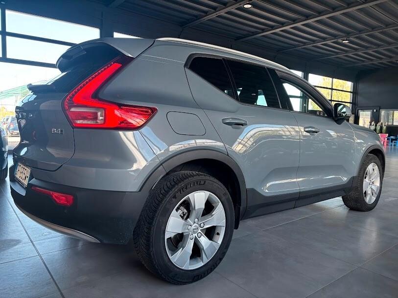 Volvo XC40 B4 AWD Geartronic Momentum Pro