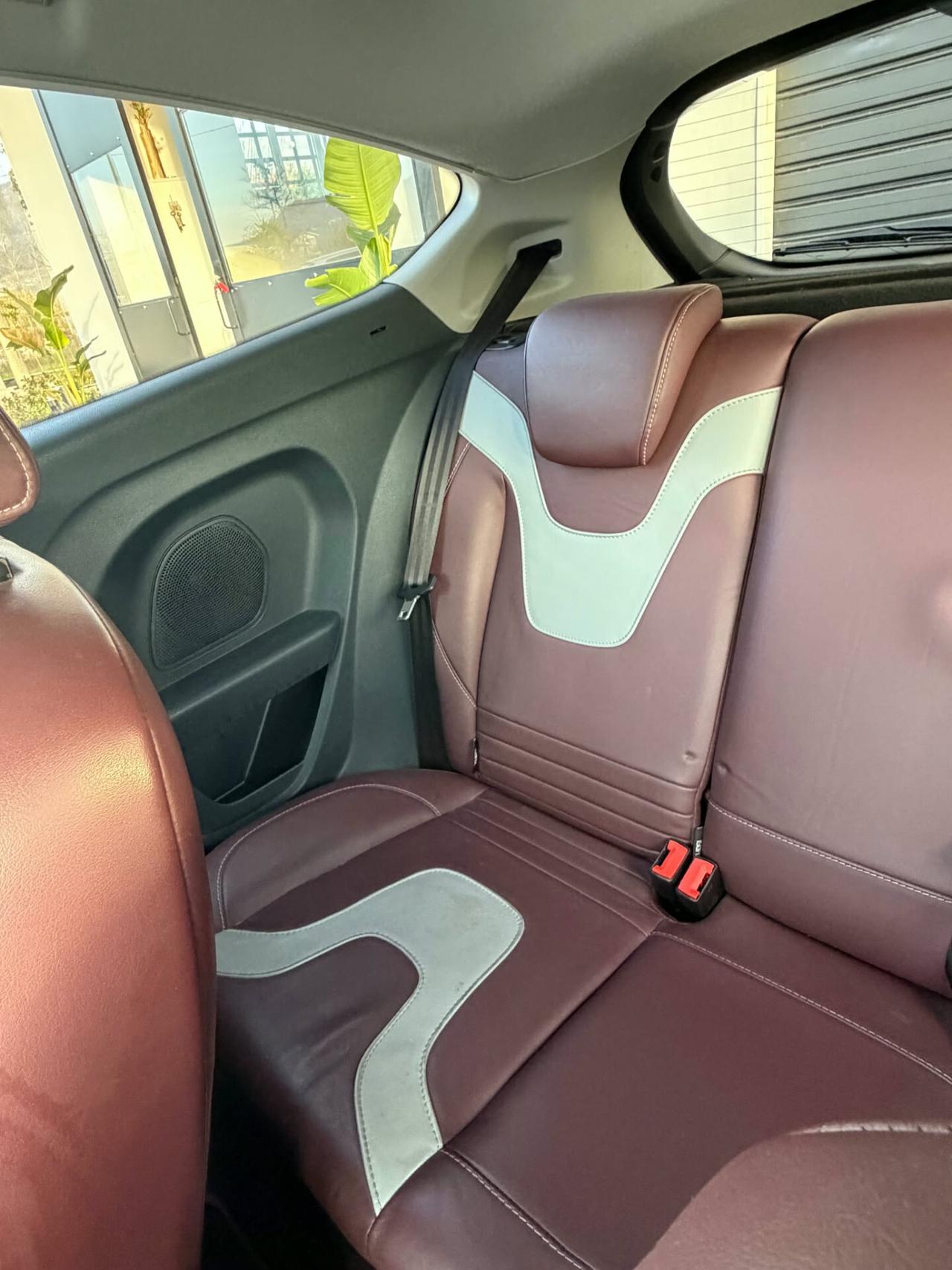 Ford Fiesta 1.6 120CV 3 porte Individual Titanium AUTO UNICA EDIZIONE LIMITATA