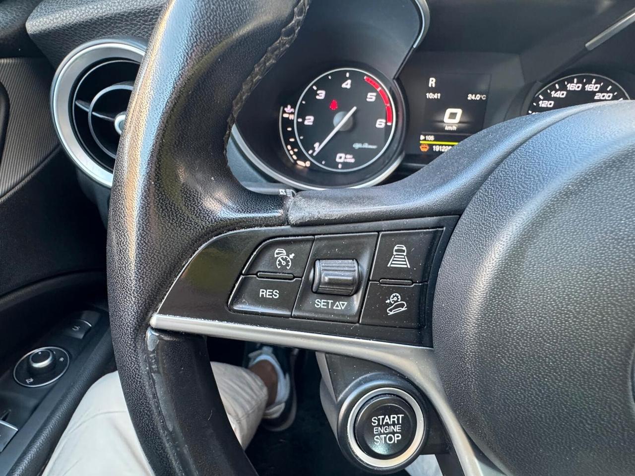 Alfa Romeo Stelvio 2.2 Turbodiesel 180 CV AT8 RWD Business