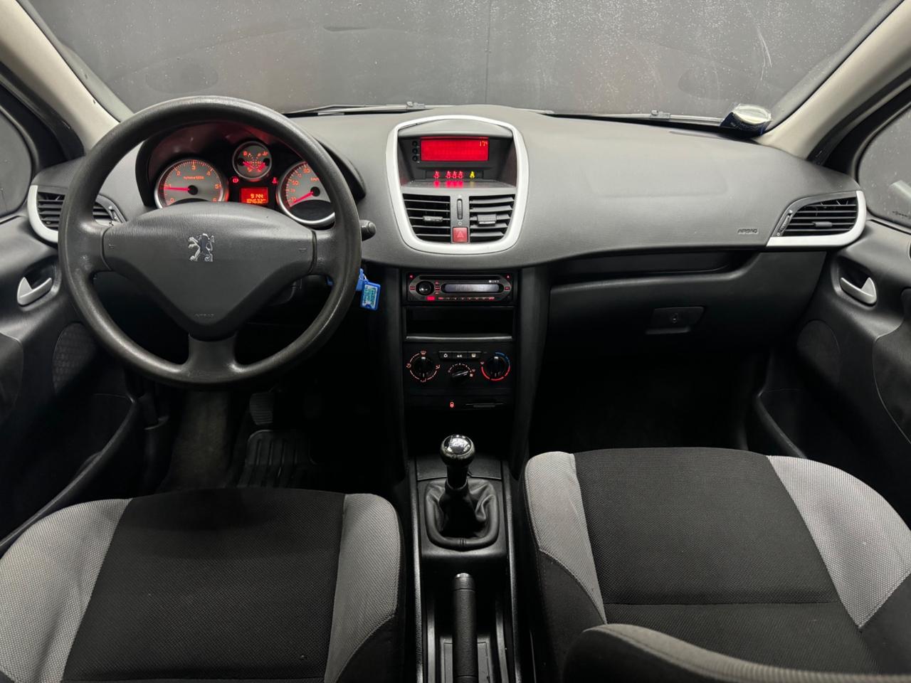 Peugeot 207 1.4 HDi 5Porte ADATTA NEOPATENTATI