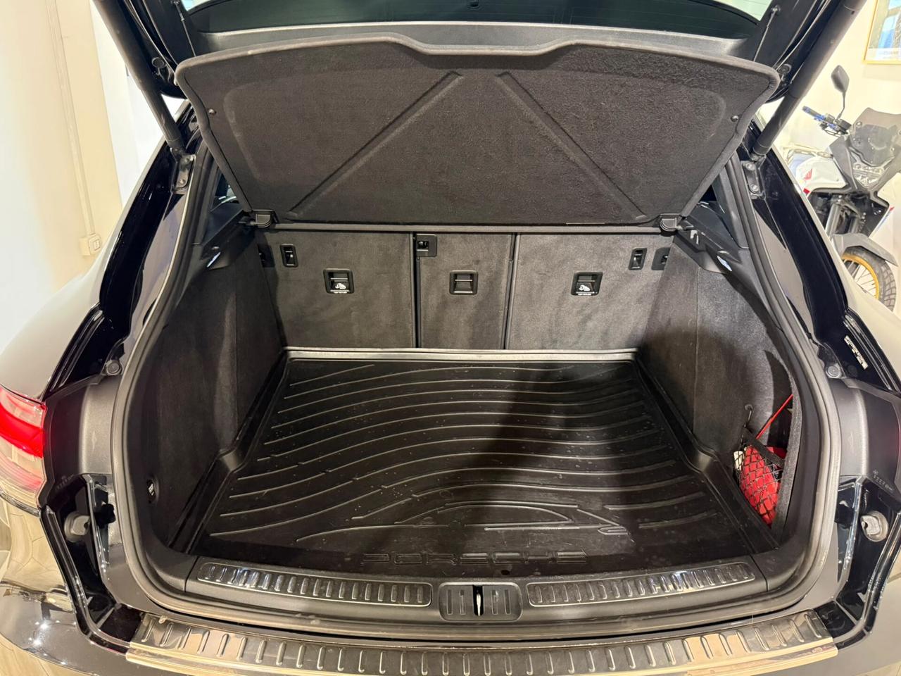 Porsche Macan 2.0 245CV PDK ANNO 2021