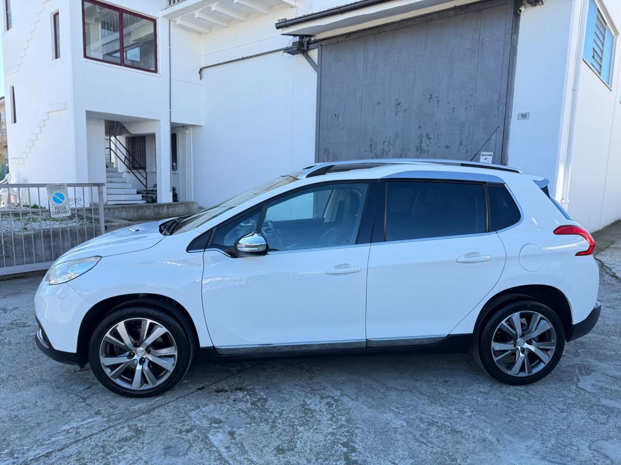 Peugeot 2008 1.6 Benzina FULL OPT 2014 TETTO PANORAMICO