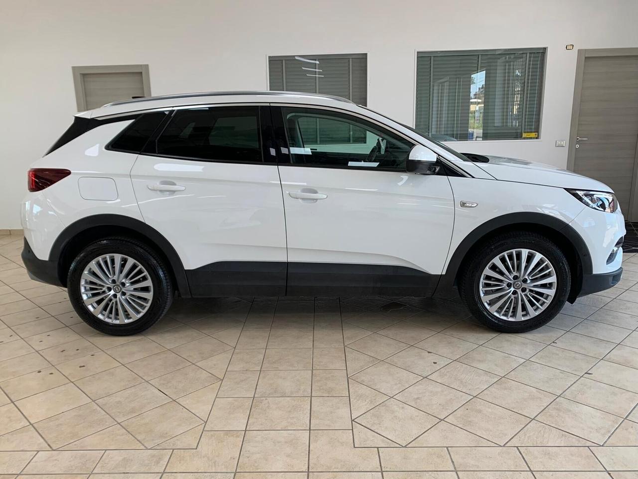 Opel Grandland X 1.2 130 CV Business