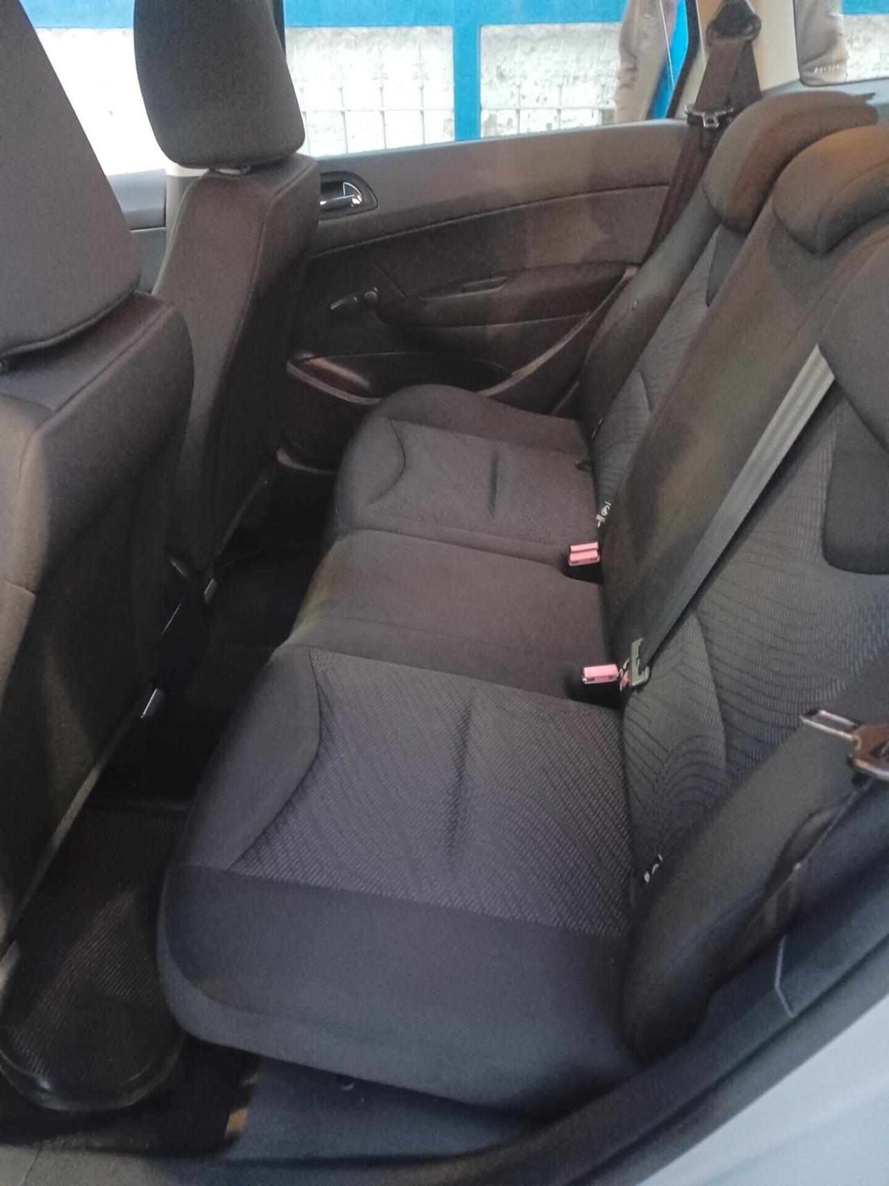 Peugeot 308 1.6 HDi ANNO 2013