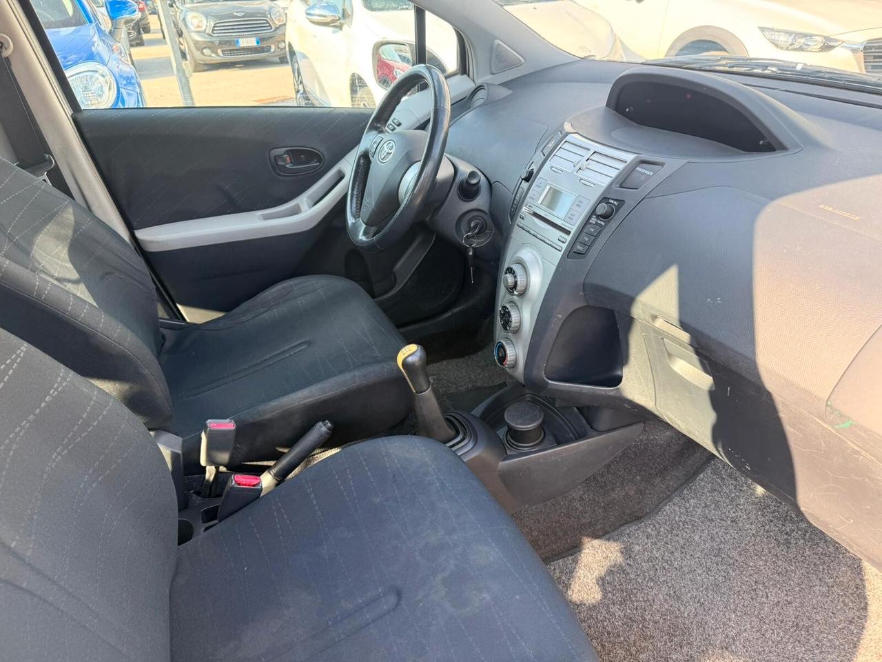 Toyota Yaris 1.0 5 porte Sol