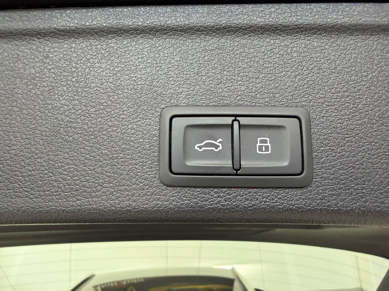 Audi A4 Avant 40 TDI quattro S tronic Business Advanced