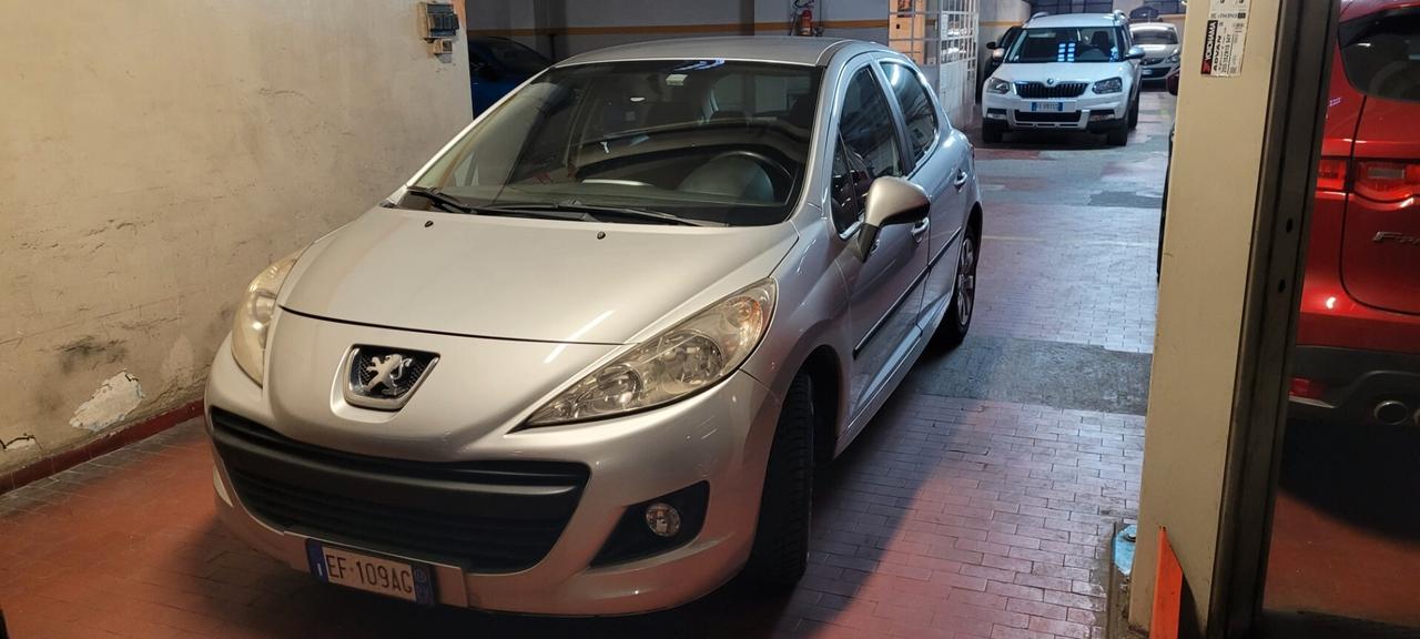 Peugeot 207 1.4 HDi 70CV 5p. Active