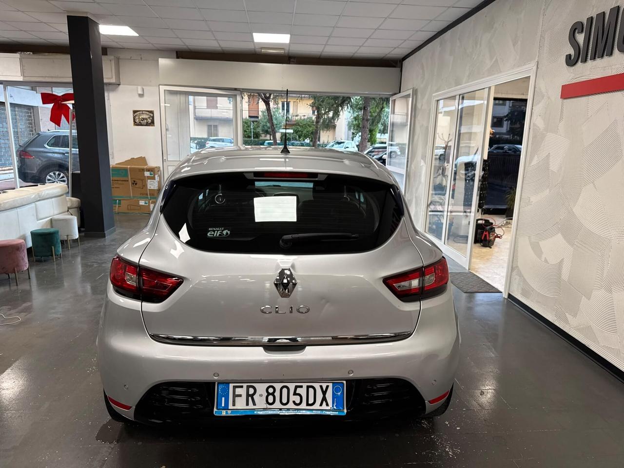 Renault Clio 1.2 75 CV 5 porte Duel
