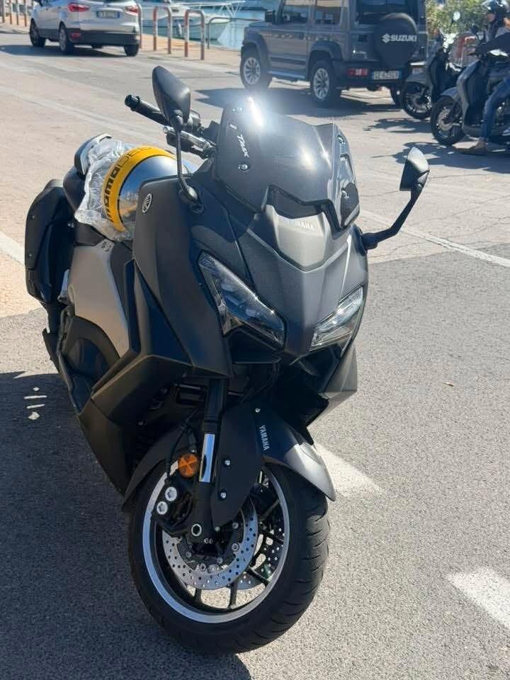 Yamaha TMAX 560 BLACK MAXT 25 Th Anniversary 0 SINISTRI PERMUTE SH350 SPORT