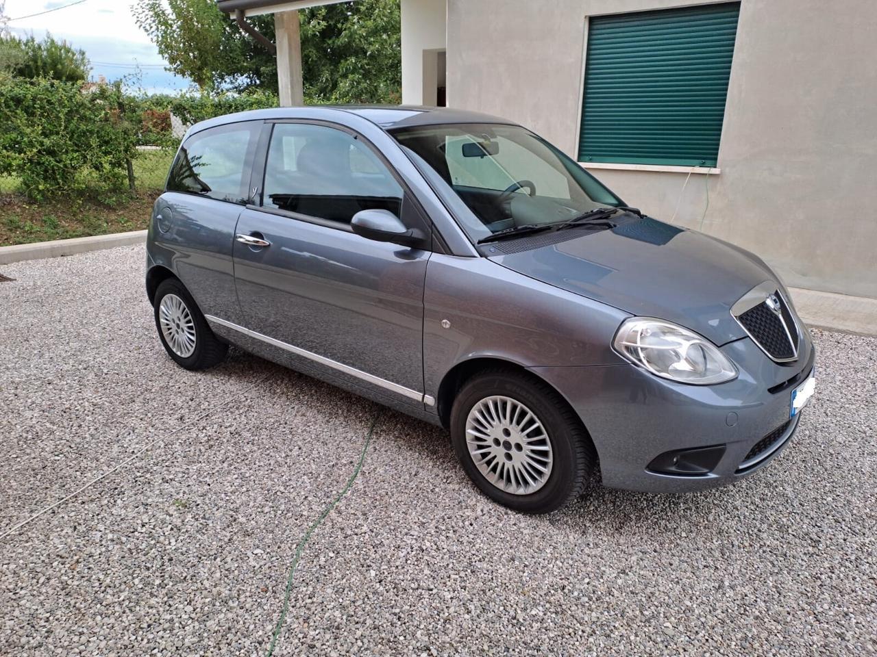 Lancia Ypsilon 1.2 Argento