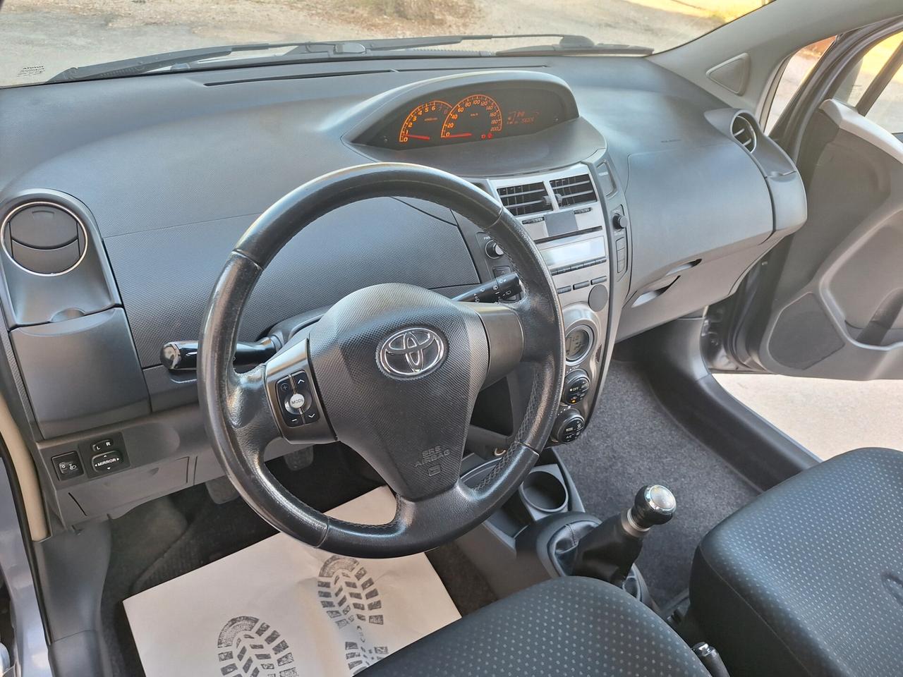 Toyota Yaris 1.0 BENZINA 5 PORTE 2010