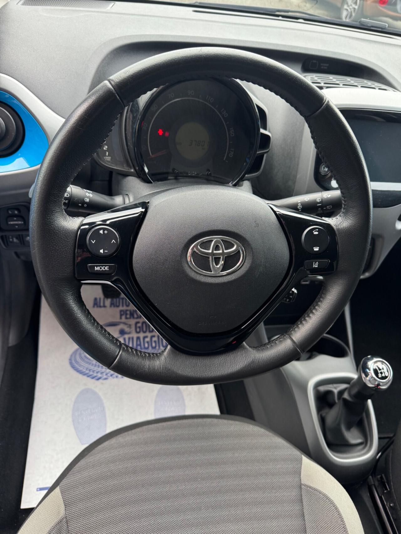 Toyota Aygo Connect 1.0 72 CV wave