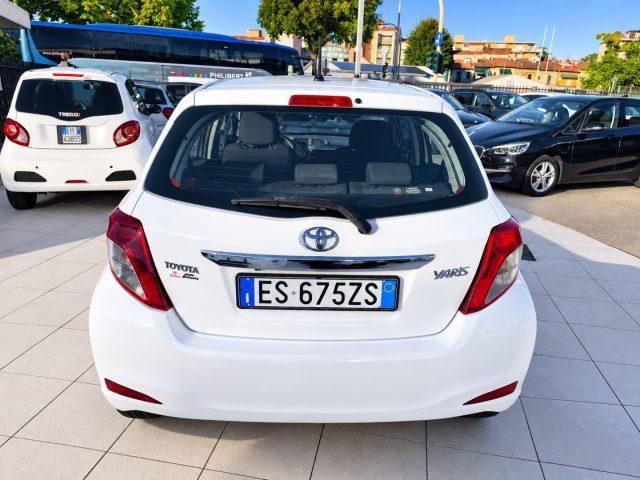 TOYOTA Yaris 1.0 5 Porte Lounge Retrocamera Neo Patentati