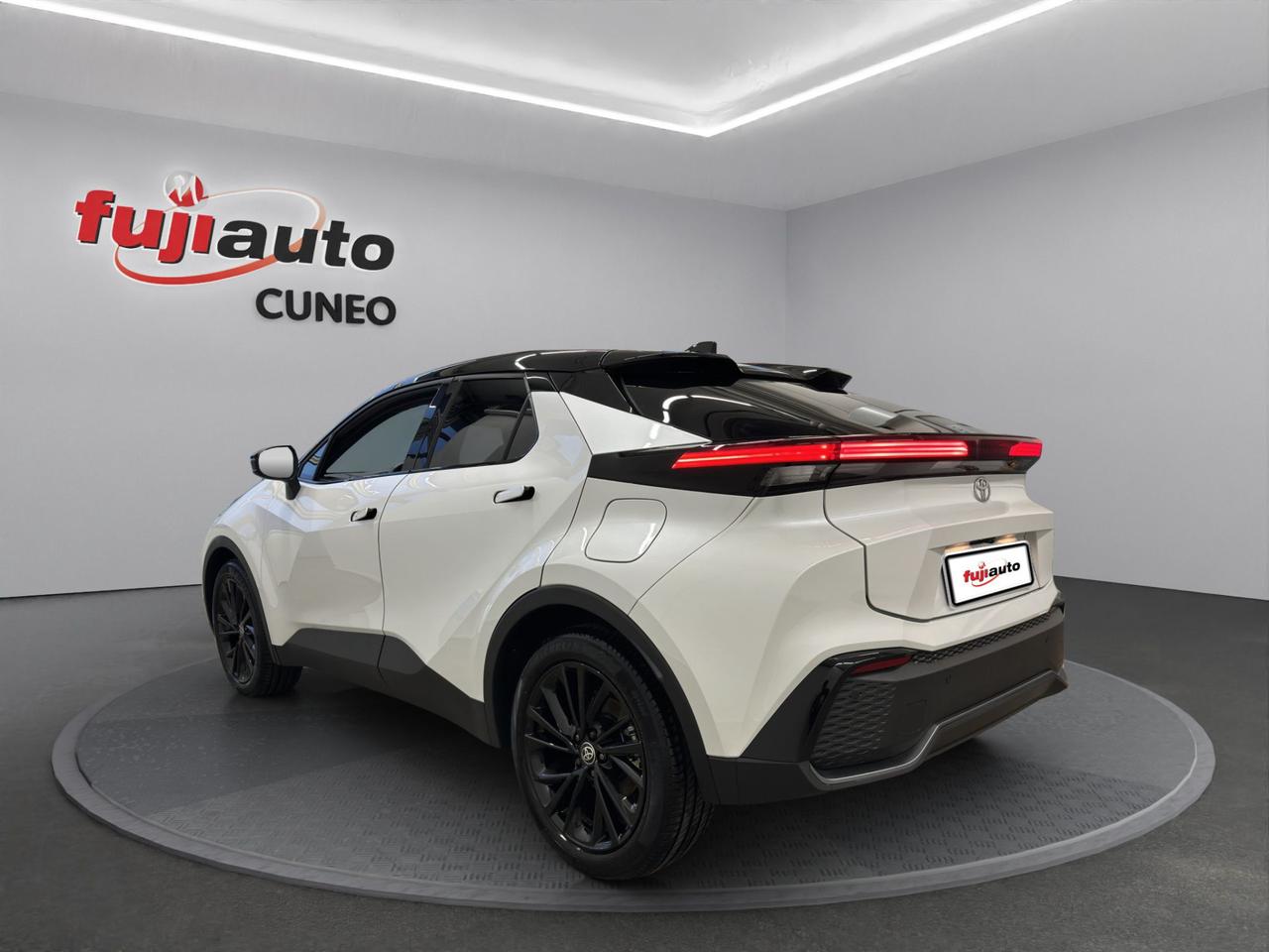 Toyota C-HR 2.0 phev Lounge fwd e-cvt
