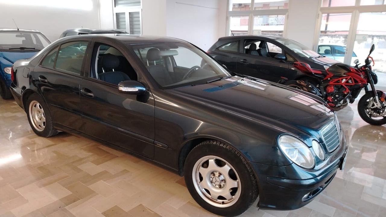 Mercedes-benz E 220 CDI cat Avantgarde