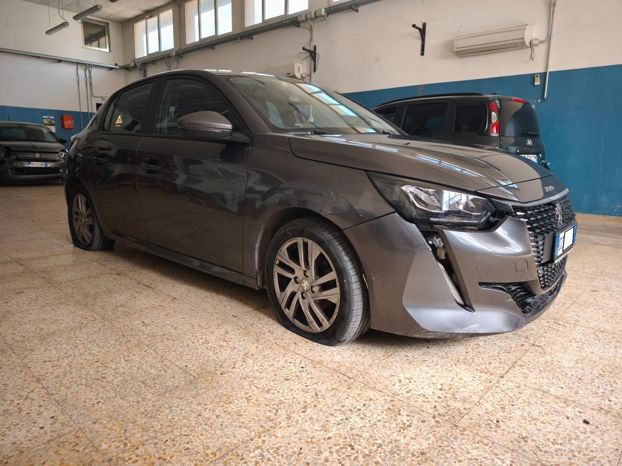 Peugeot 208 PURE TECH INCIDENTATA