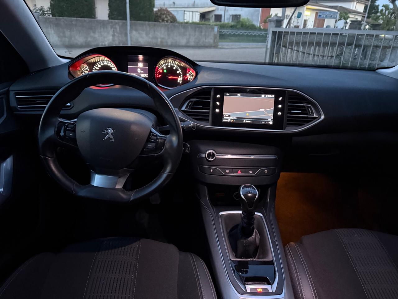 Peugeot 308 1.2 Turbo Benzina POCHI KM 2021 NEOPAT