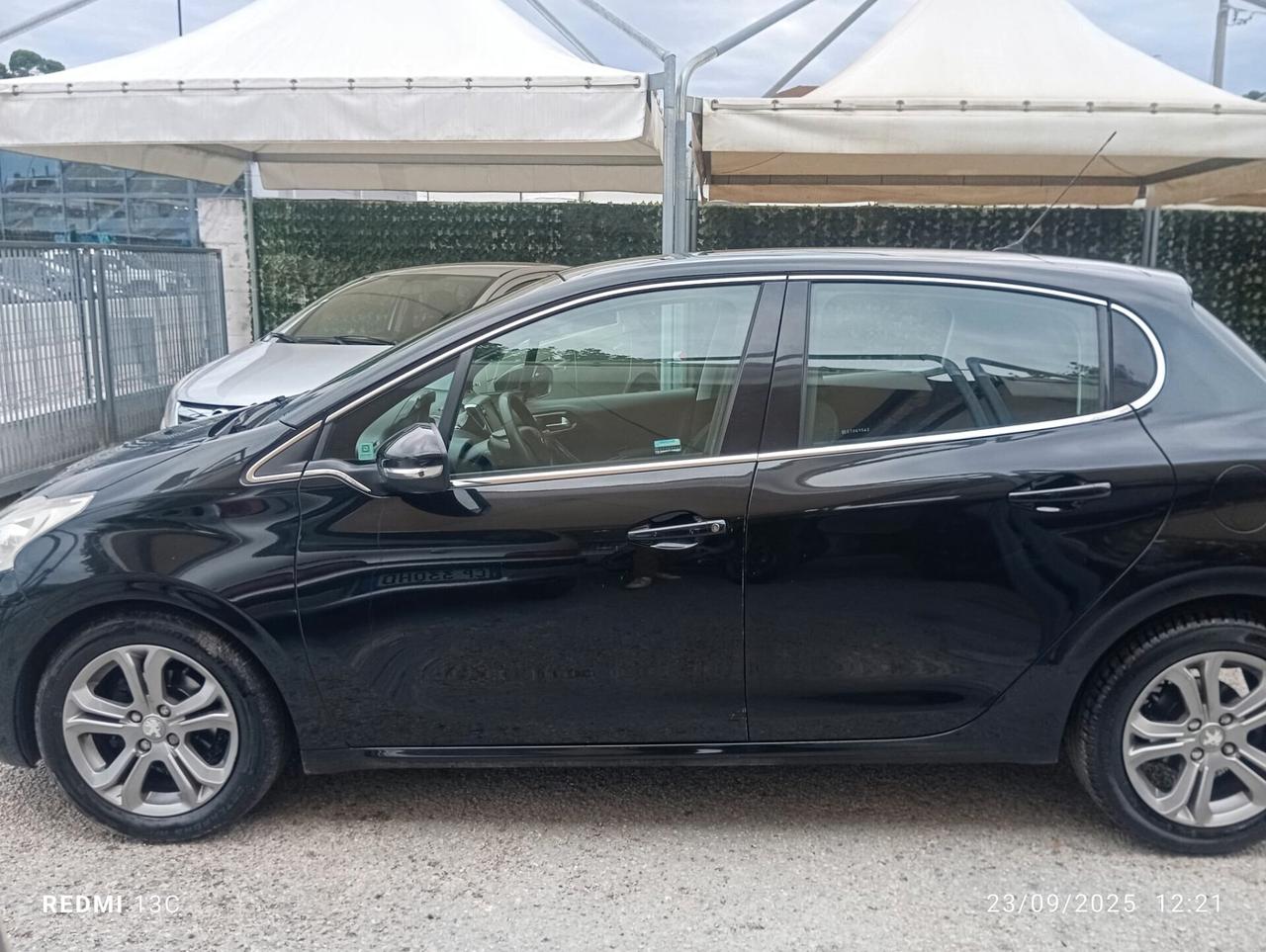 Peugeot 208 1.6 e-HDi 92 CV Stop&Start 5 porte Allure