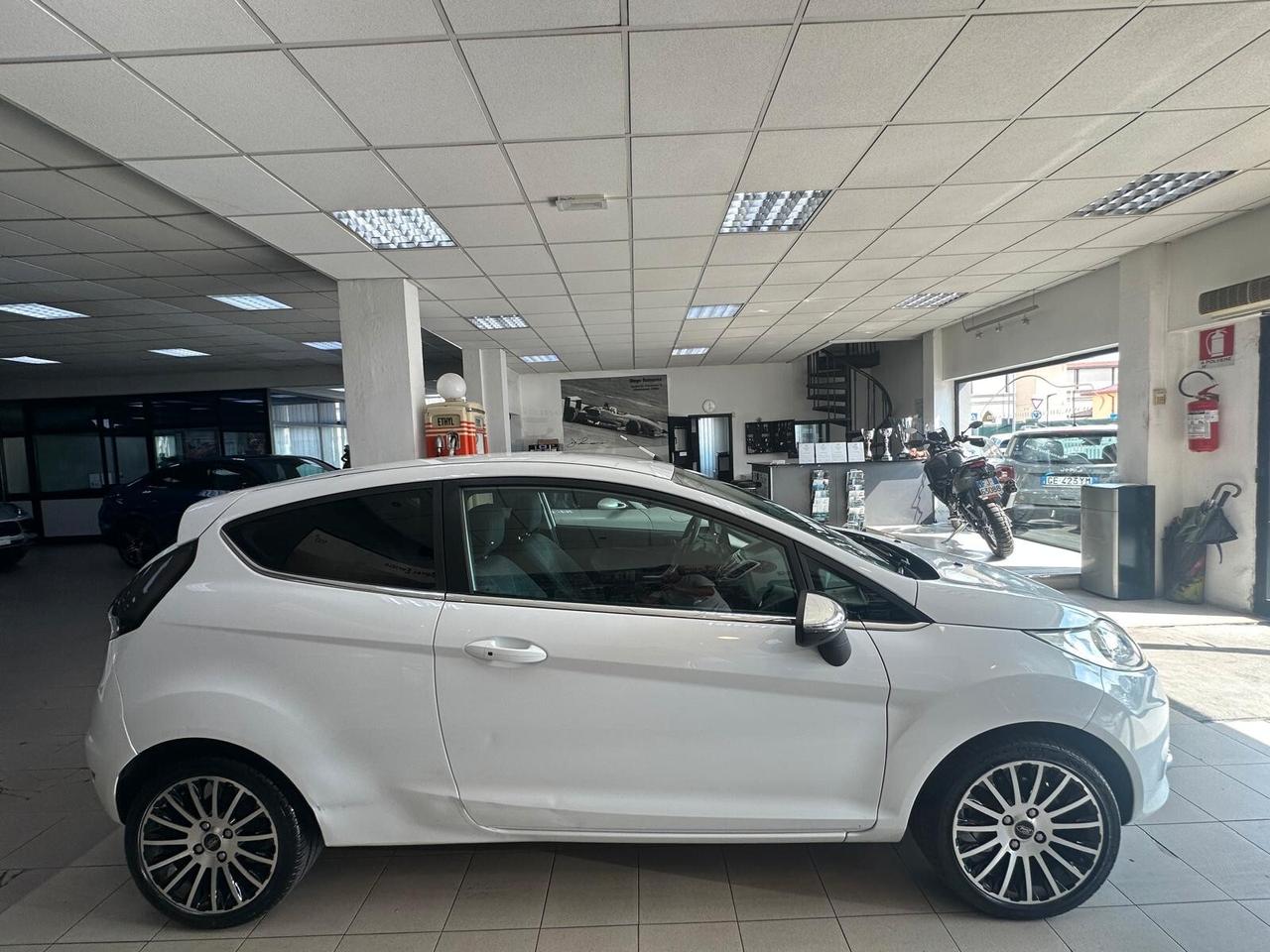 Ford Fiesta 1.4 TDCi 70CV 3 porte Titanium TENUTA BENISSIMO