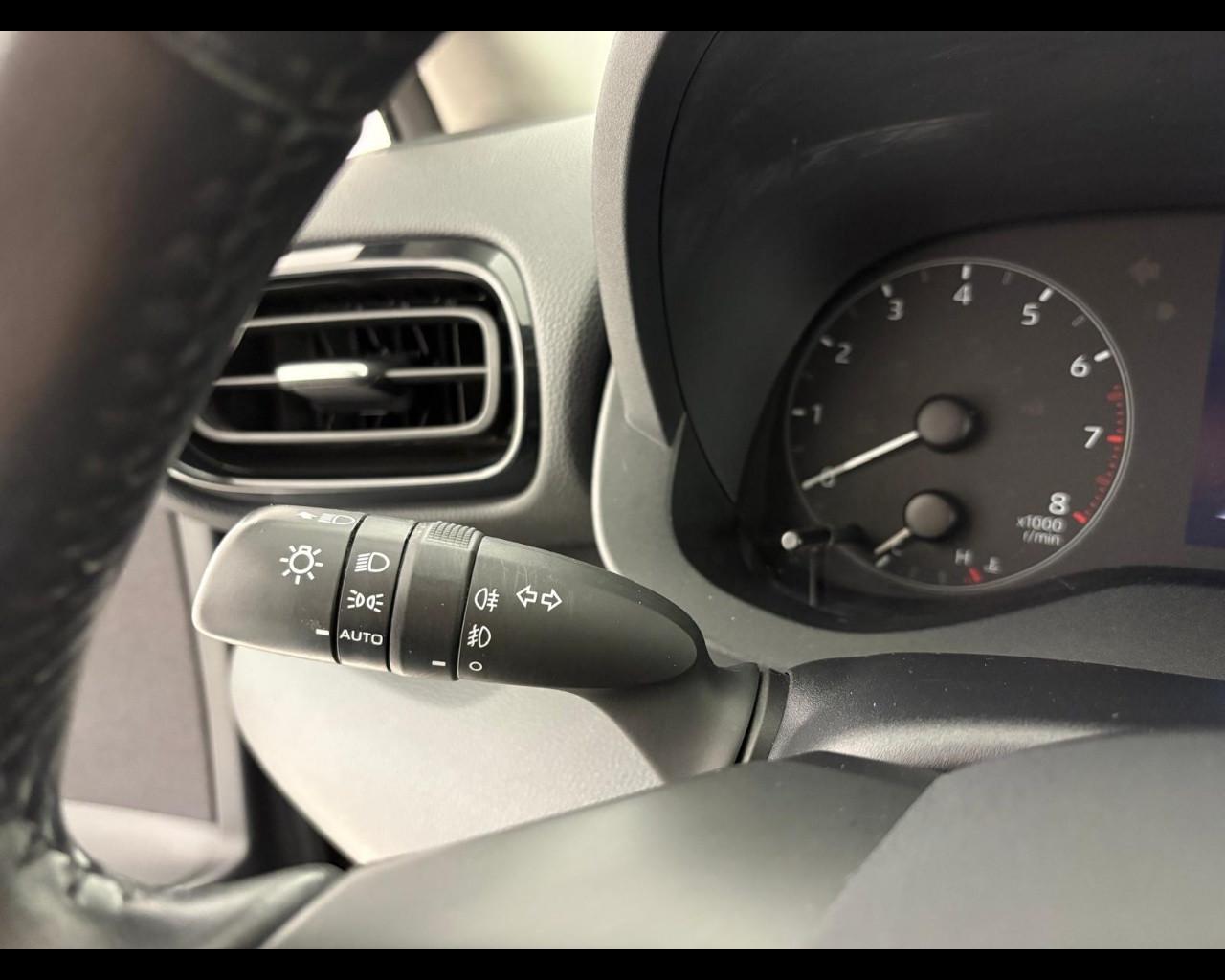 TOYOTA Yaris 1.0 Active