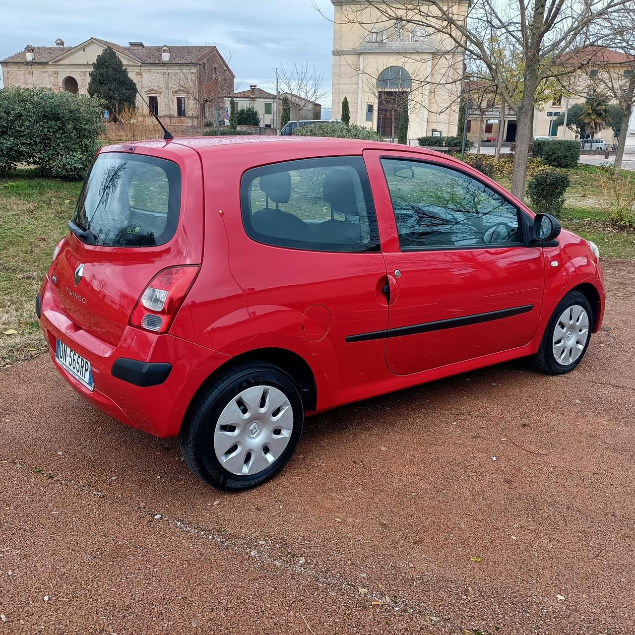 Renault Twingo 1.2 neopatentati pronto uso