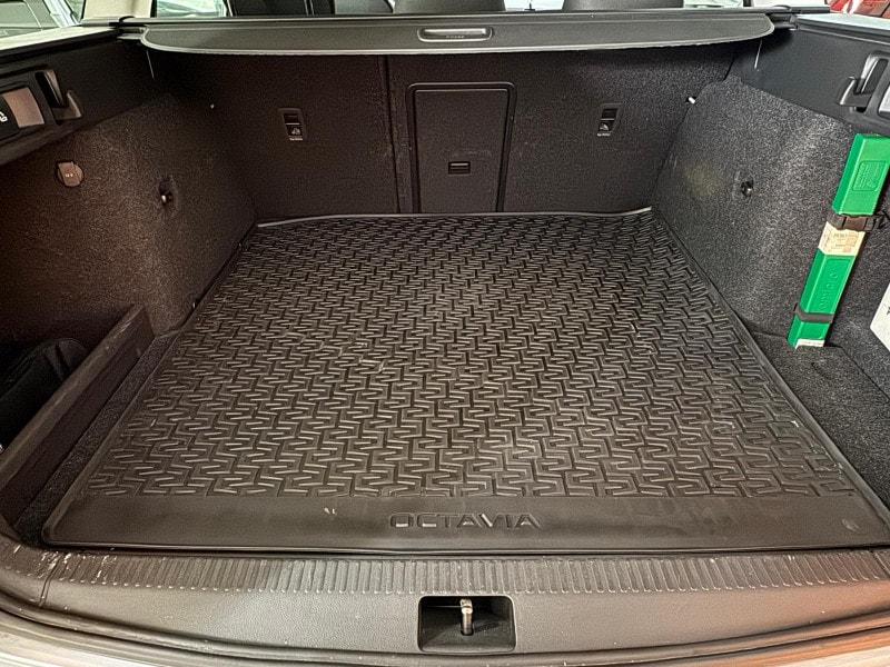 SKODA Octavia 1.5 DSG Wagon Ambition G-Tec