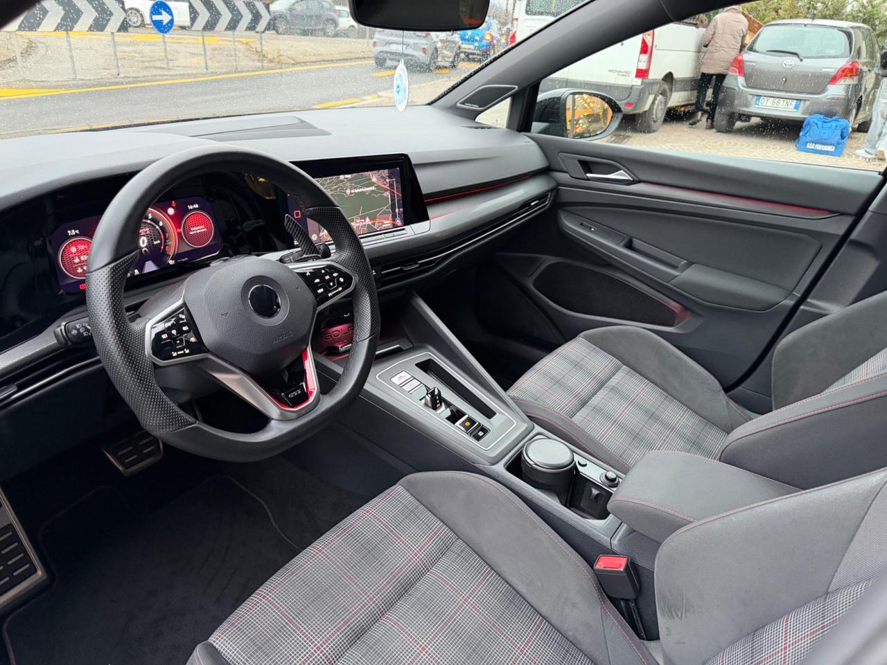 Volkswagen Golf GTI 2.0 TSI TOTAL BLACK