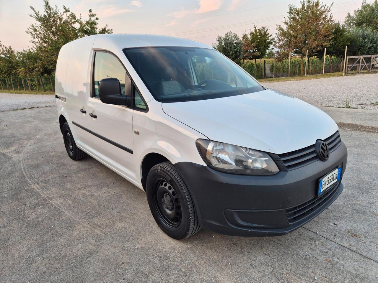 Volkswagen Caddy 1.6 TDI 102 CV neopatentati
