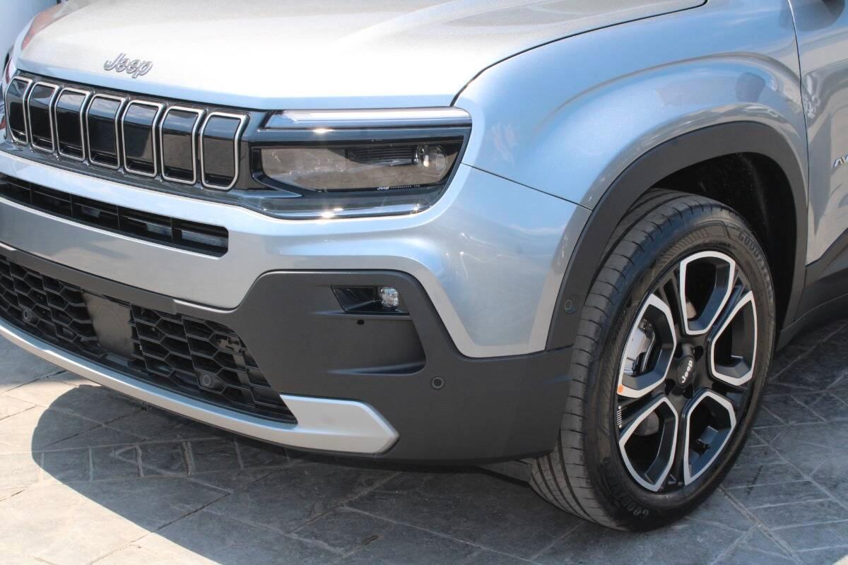 Jeep Avenger 1.2 t. e-hybrid Summit fwd 110cv AUTO con CarPlay