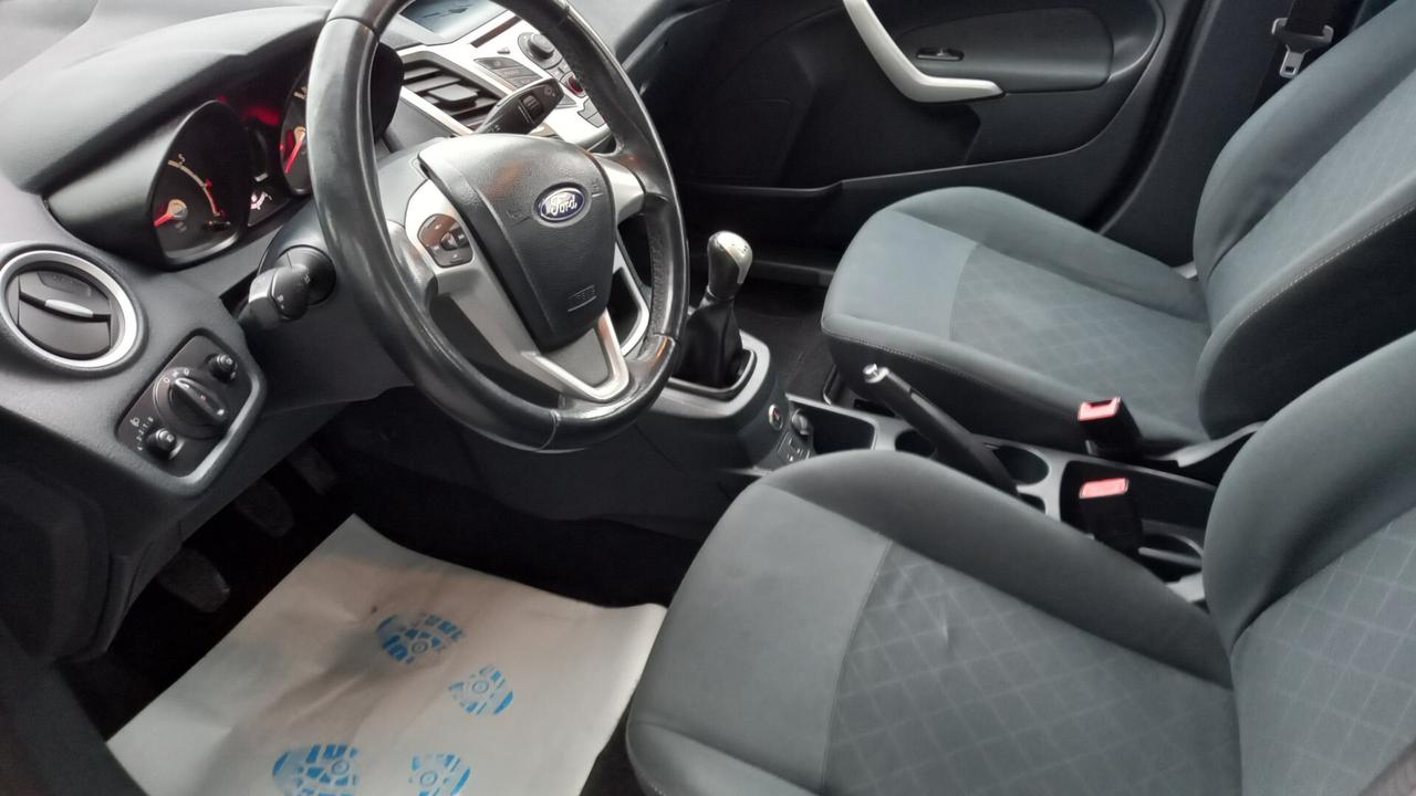 Ford Fiesta Ikon 1.4 5 porte Bz.- GPL