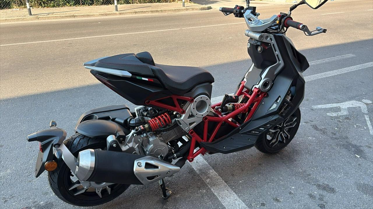 Italjet Dragster 125 DEMO a KM0 a Euro 3900 - nero/grigio