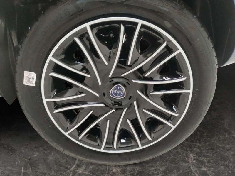 Lancia Ypsilon 1.0 firefly hybrid Oro s&s 70cv