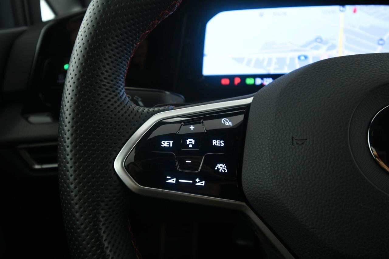 Volkswagen Golf GTI 2.0 TSI DSG