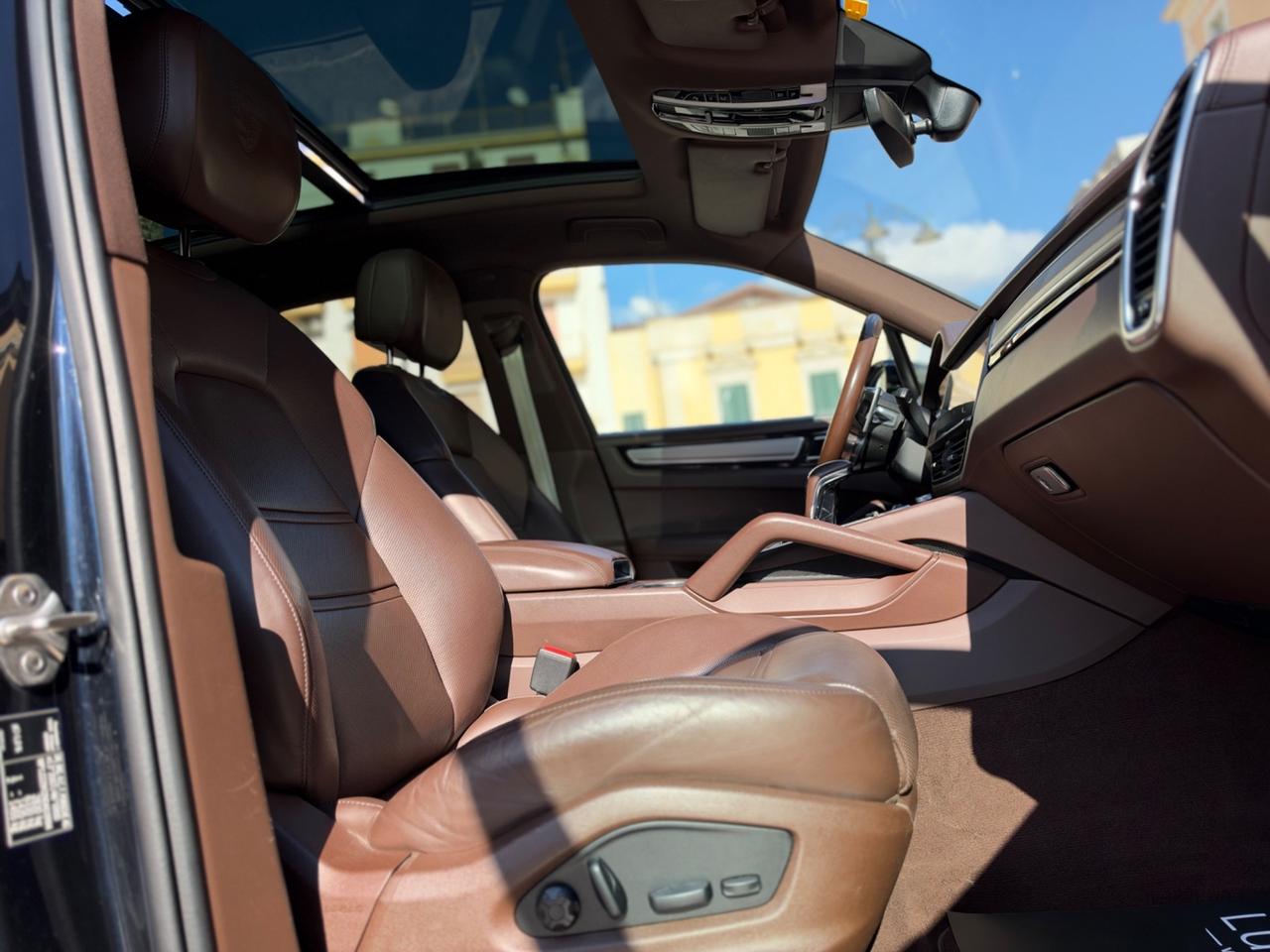 Porsche Cayenne 3.0 V6 340 CV PDK PLATINUM EDITION TETTO VENTILATI