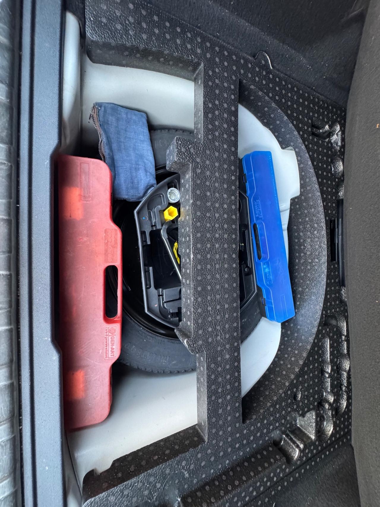 Peugeot 2008 1.6 e-HDi 92 CV Stop&Start Urban Cross