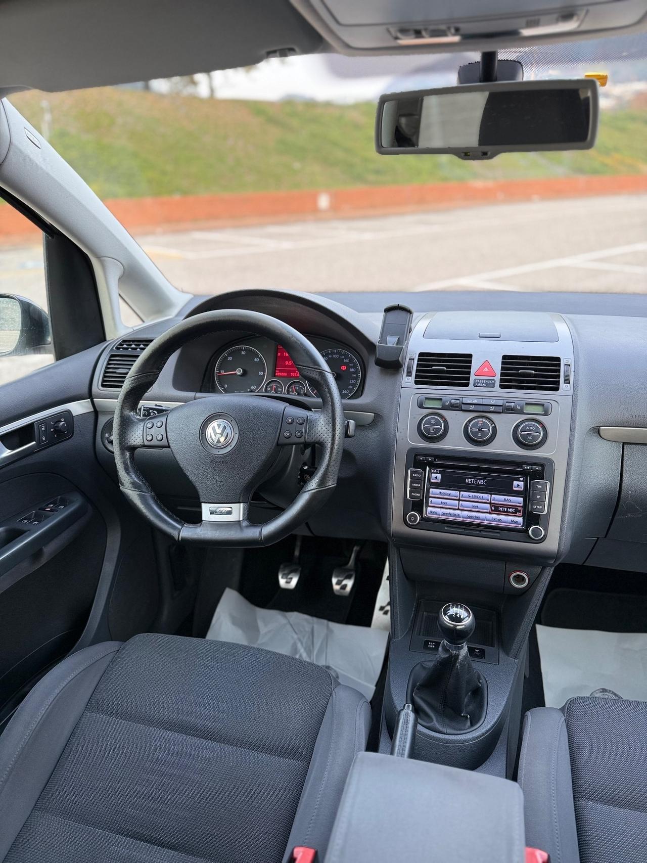 Volkswagen Touran 2.0 TDI 170 CV R-Line 7 POSTI