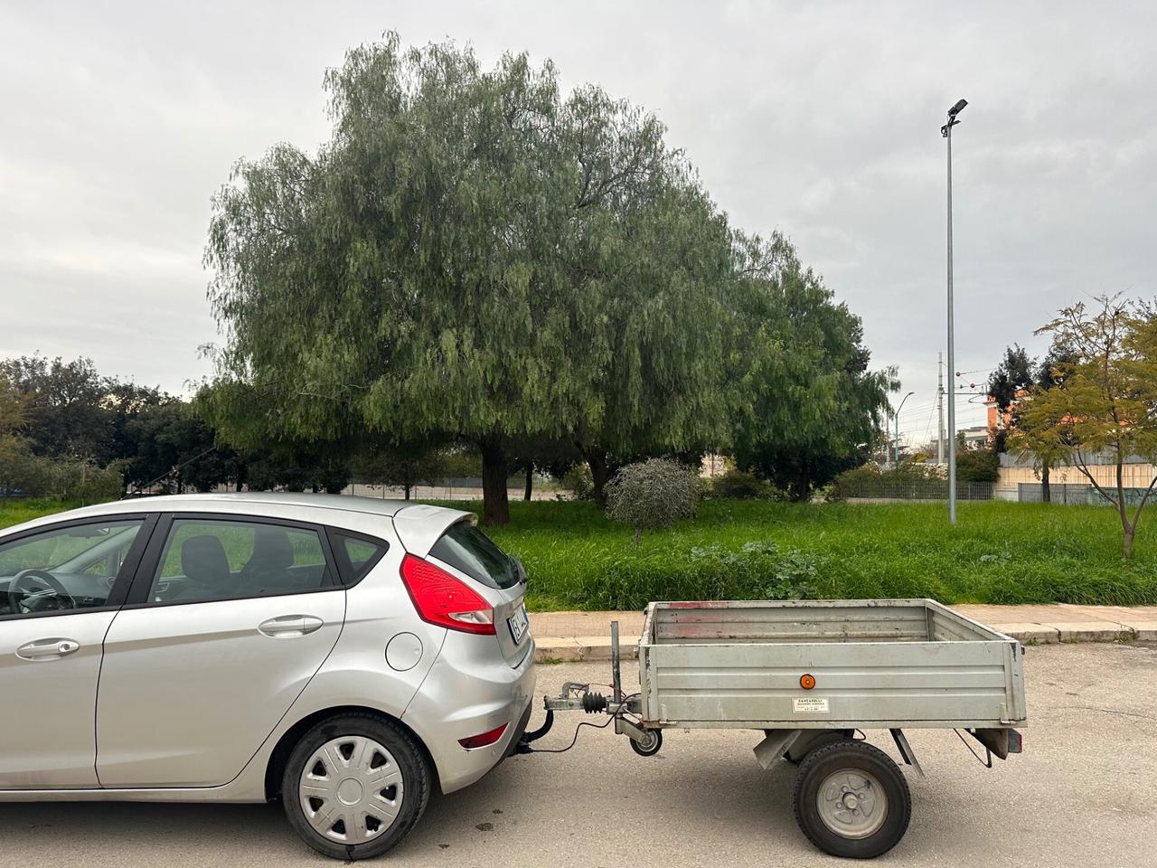 Ford FIESTA 1.4 DIESEL 2011 - GANCIO E CARRELLO