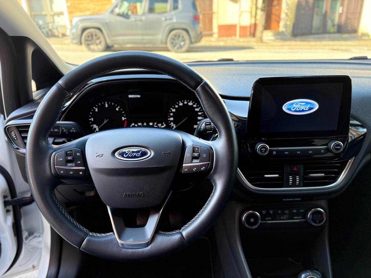 Ford Fiesta 1.5 EcoBlue 5P Titanium FULL/LED/NAV