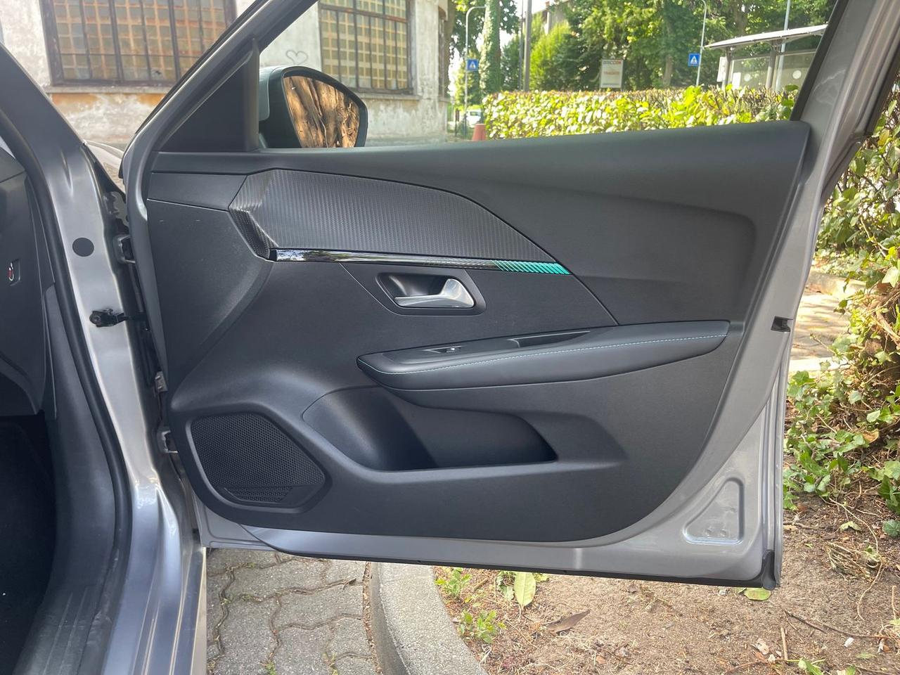 Peugeot 208 Allure e-208 #5990